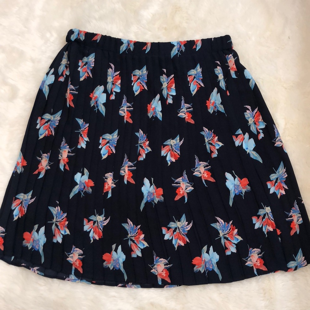 Pleated skirt